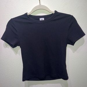 Aritzia Sunday best tee